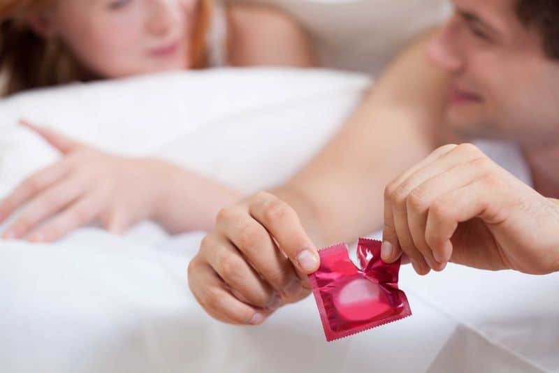 Quan hệ tình dục không sử dụng biện pháp bảo vệ gia tăng nguy cơ mắc bệnh
