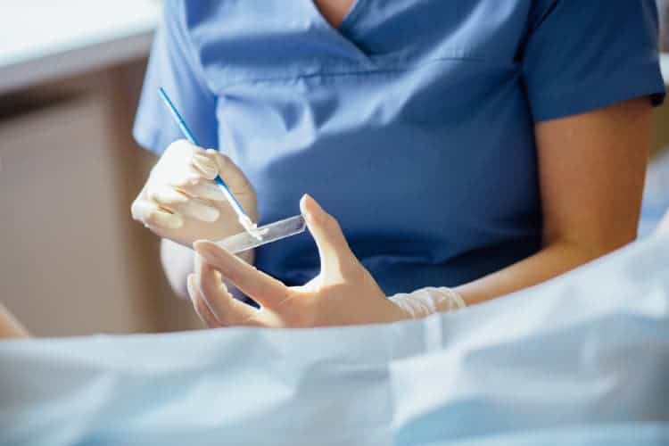 Bạn nên làm gì trước khi thực hiện cắt bỏ tử cung qua đường mở bụng?