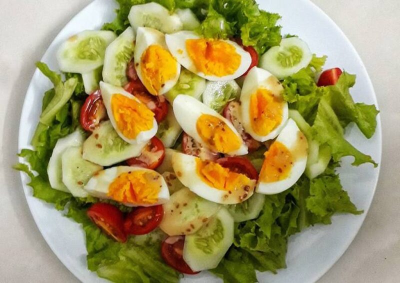 Trứng gia cầm có chứa nhiều loại vitamin tốt cho sức khỏe như vitamin B5, vitamin B6